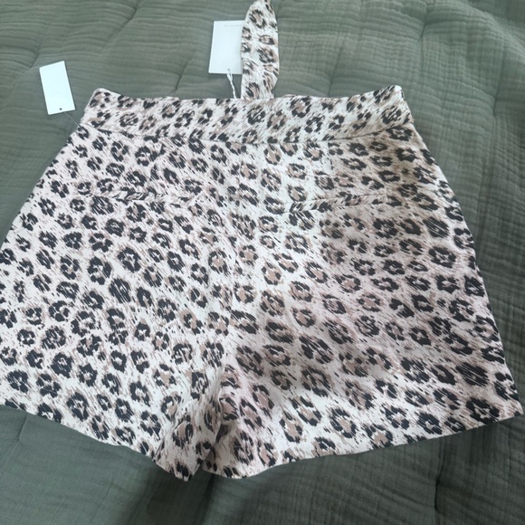 NWT Joie linen shorts. Sz 8 - Picture 7 of 13